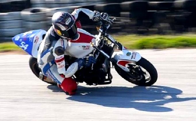 Bahattin Sofuoğlu, İngiltere’de ilk yarışı 13. sırada bitirdi