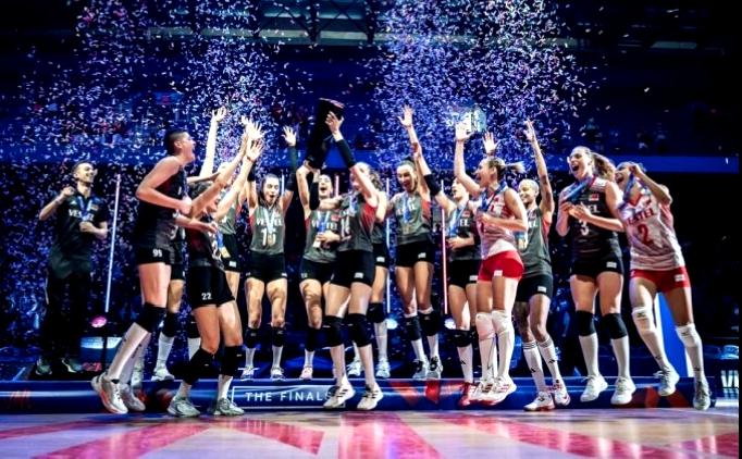 Filenin Sultanları, dünya sıralamasında tarihinde ilk kere 1 numara