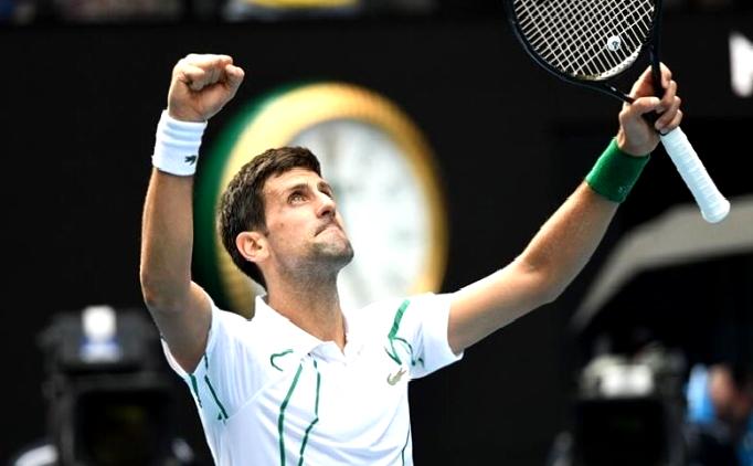 Wimbledon’da Djokovic 3.tura yükseldi!