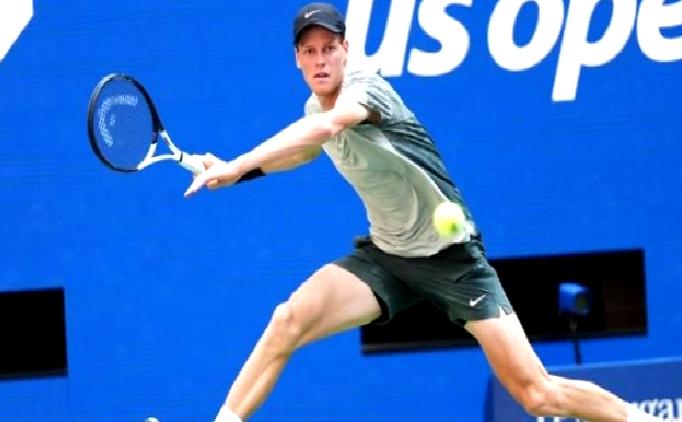 Teniste Jannik Sinner ile Iga Swiatek, 4. tura çıktı.