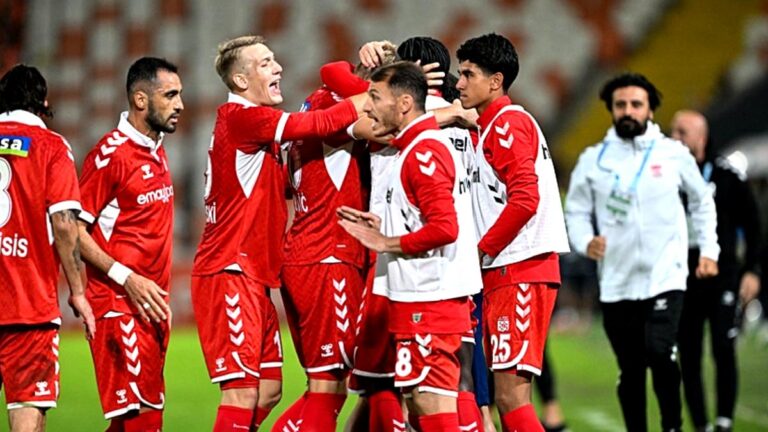 Adana Demirspor 2-4 Sivasspor (MAÇ SONUCU ÖZET)