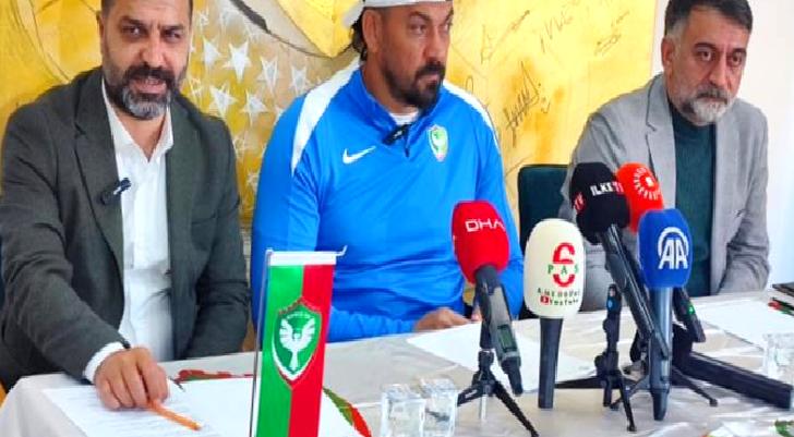 Servet Çetin: “Şu ana kadar yaklaşık 300 oyuncu izledik”