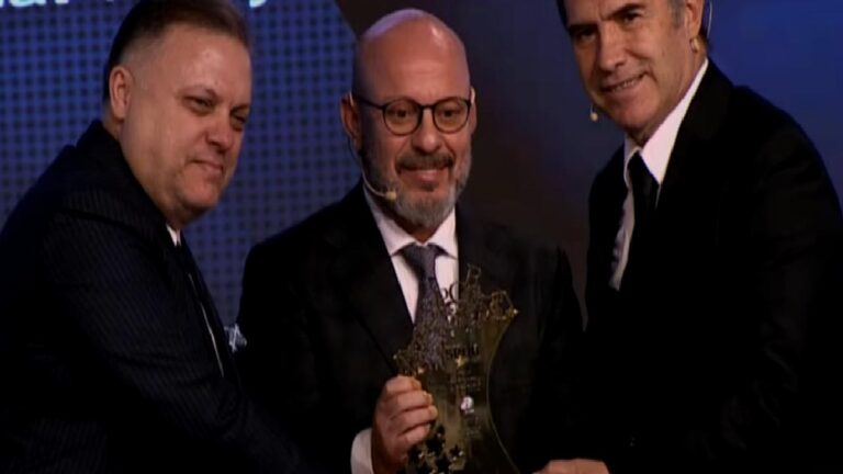 Beşiktaş’ta Mete Vardar ve Feyyaz Uçar Turkuvaz Medya Spor Zirvesi’nin konuştu