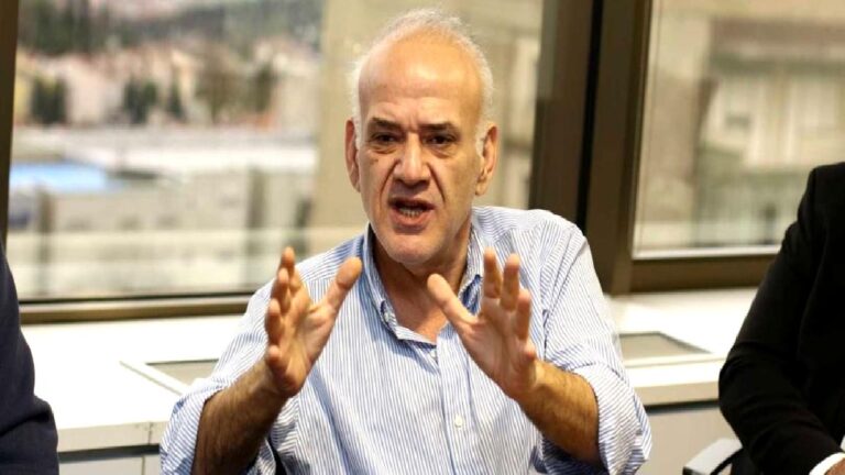 Galatasaray-Eyüpspor maçının ardınan Ahmet Çakar: Sanchez’e kırmızıyı atladı