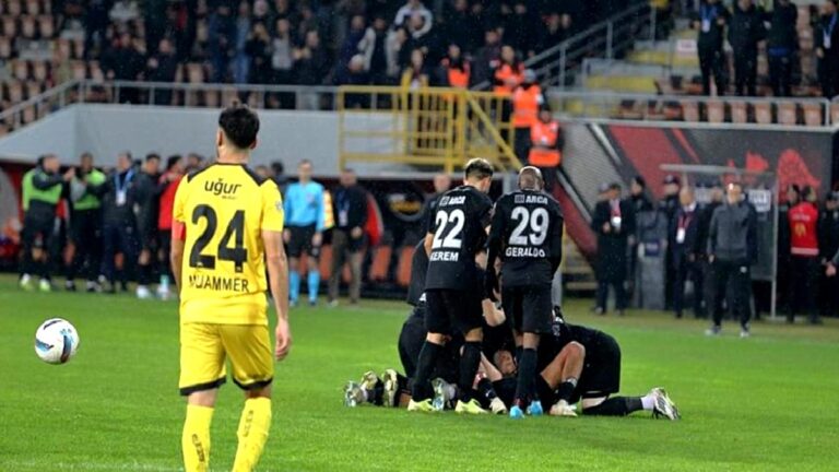 Ahlatçı Çorum FK 3-1 Uğur Okullar İstanbulspor (MAÇ SONUCU ÖZET)
