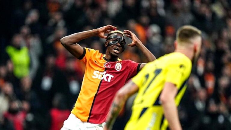 Galatasaray’da Victor Osimhen penaltı bekledi! Hakem devam dedi