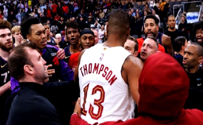 Rajakovic, Thompson’ın “saygısız” smacına öfkelendi