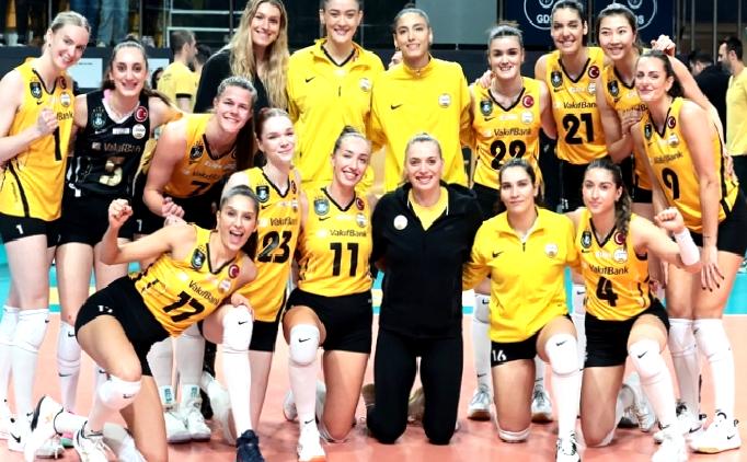 VakıfBank, sahasında set vermeden galip