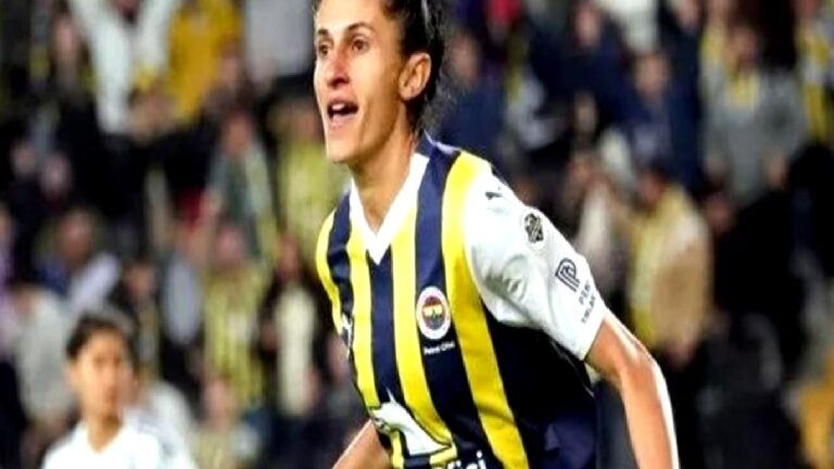 Yağmur Uraz Türk bayan futbol tarihine geçti!