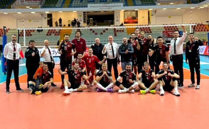 Zirt Bankkart, CEV Kupası’nda yarı finale yükseldi