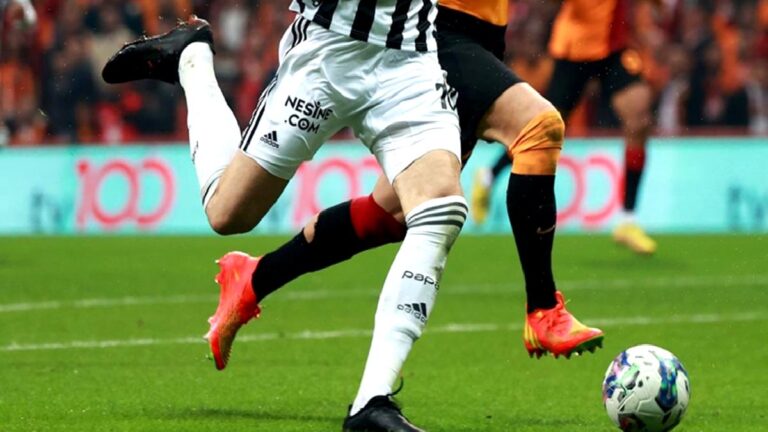 Beşiktaş-Galatasaray derbisinin biletleri satışa çıkıyor