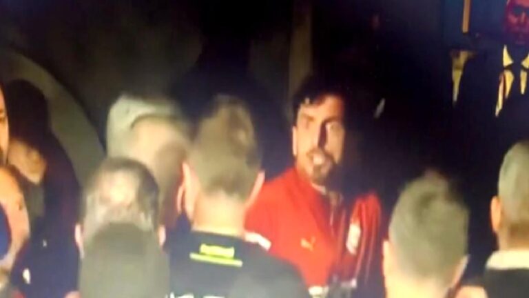 Galatasaray’da Günay Güvenç’e koridorda kırmızı kart!