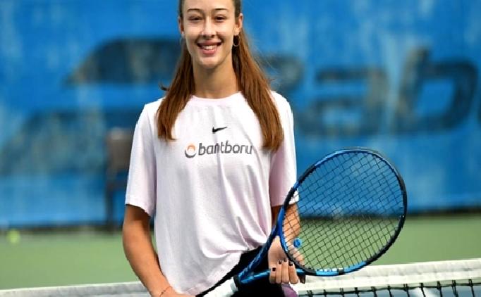 Milli tenisçi Zeynep Sönmez’den dev başarı!