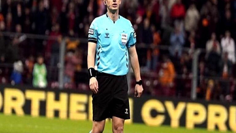 UEFA Uluslar Ligi play-off turu maçını yöneten Halil Umut Meler, sakatlık yaşadı
