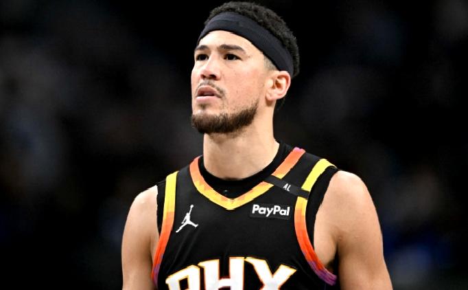 Booker: “Başka bir takıma gitmek, çoğu zaman  çözüm değil”