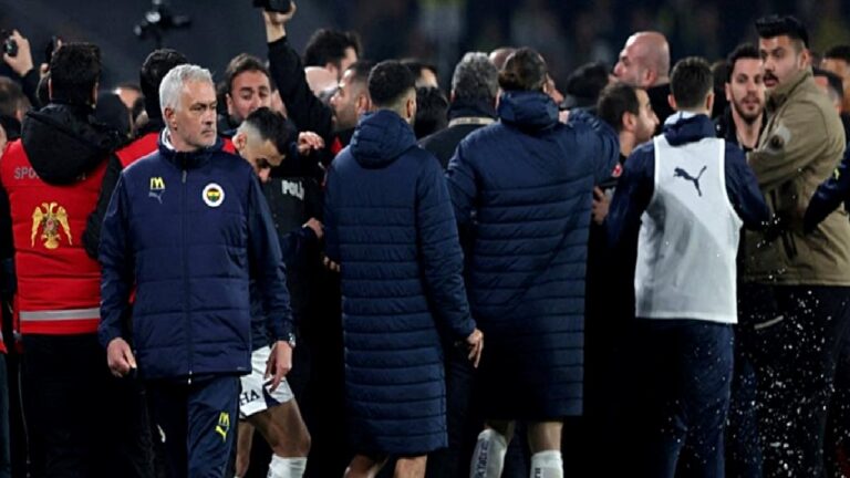 FENERBAHÇE HABERİ | Jose Mourinho ceza alacak mı? Yönetmelik ne diyor?