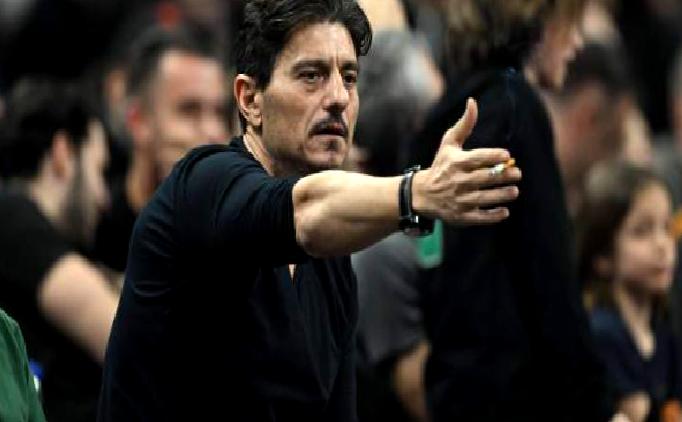 Giannakopoulos, Efes’e yenilince çıldırdı!