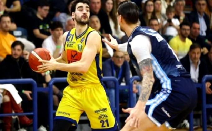 Karşıyaka Erkek Basketbol Takımı, Maxhuni’yi transfer etti