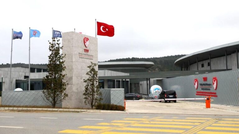 Tahkim Kurulu’ndan Fenerbahçe’ye kötü haber!