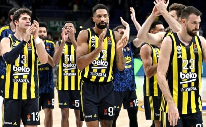 Fenerbahçe basketbolda zirveyi çekiyor!