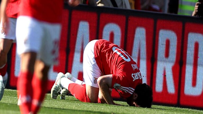 Orkun Kökçü final maçında sahnede!