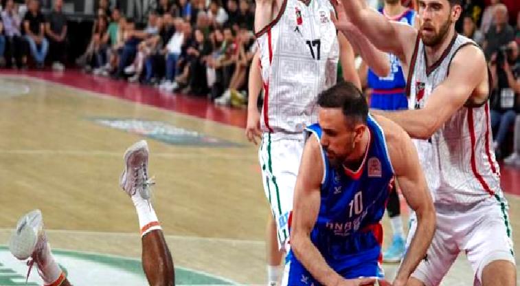 ÖZET | Anadolu Efes, Karşıyaka deplasmanında zorlanmadı