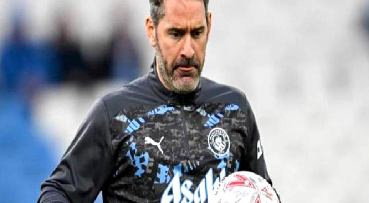 6 yıl, 107 dakika ve 12 kupa! 39 yaşındaki kaleciye veda edildi