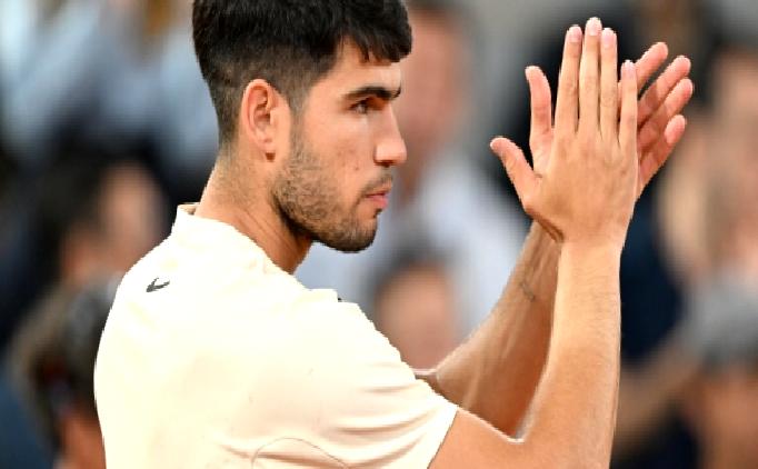 Carlos Alcaraz adını finale yazdırmayı başardı!