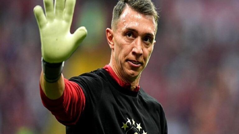 Fernando Muslera Türkiye’den ayrıldı
