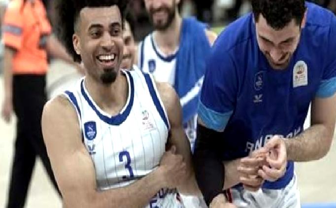 Jordan Nwora, Kızılyıldız yolunda