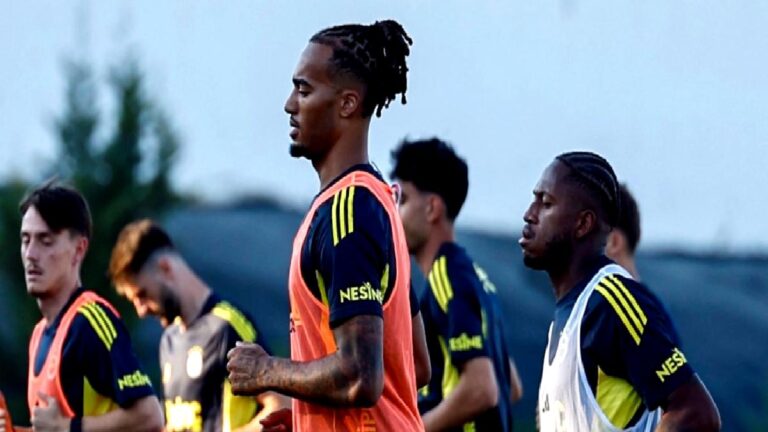 Fenerbahçe’de Archie Brown ve Tarık Çetin ilk antrenmanlarına çıktı!