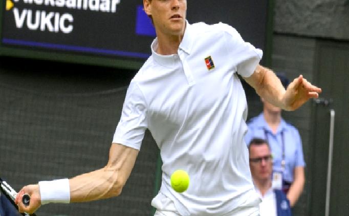 Tek erkeklerde dünya 1 numarası Sinner, Wimbledon’da 3. tura çıktı