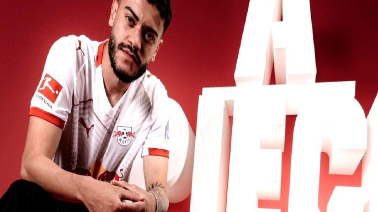 Romulo’dan rekor imza