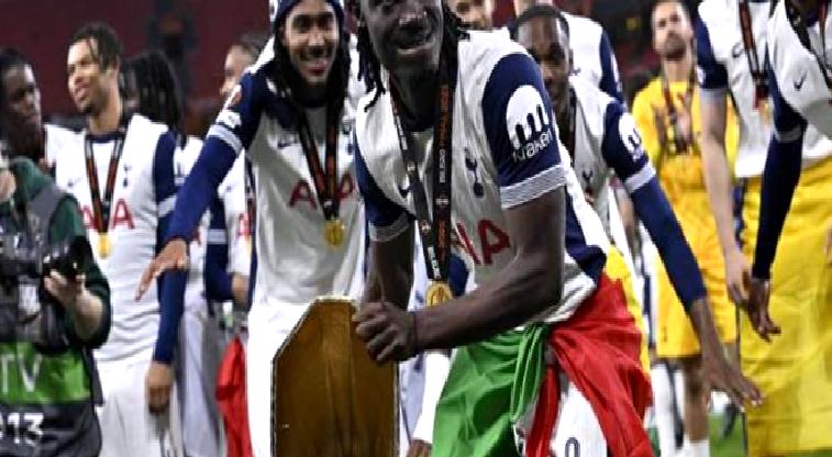 Yıldız futbolcunun transferinde sıcak gelişme! Fenerbahçe devrede