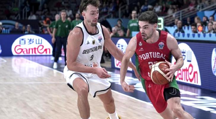 Almanya 27 sayı farkla çeyrek finalde