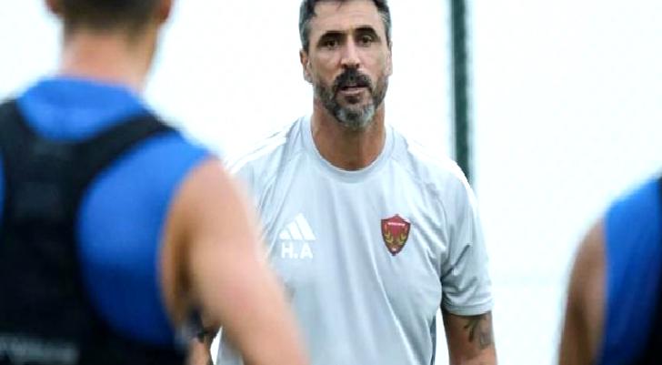 Hugo Almeida: “İlk amacım oyuncularımın kafalarını temizlemek”