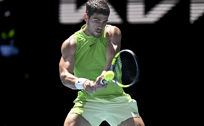 Avustralya Açık’ta Alcaraz ve Svitolina yarı finale çıktı