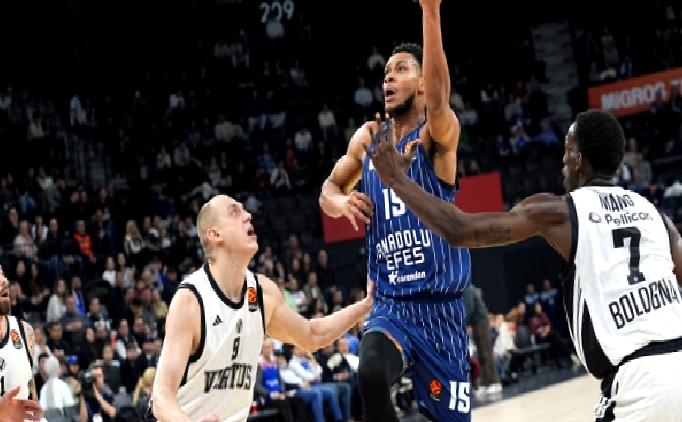 Anadolu Efes, EuroLeague’de çok farklı galip!