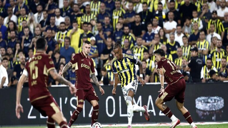 Dev derbi! Trabzonspor-Fenerbahçe maçı ne zaman, saat kaçta, hangi kanalda?