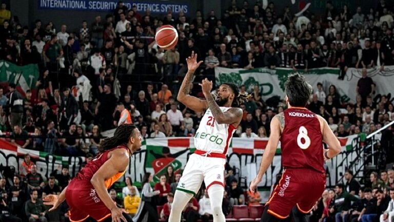 Galatasaray MCT Technic İzmir’de Karşıyaka’yı mağlup etti!