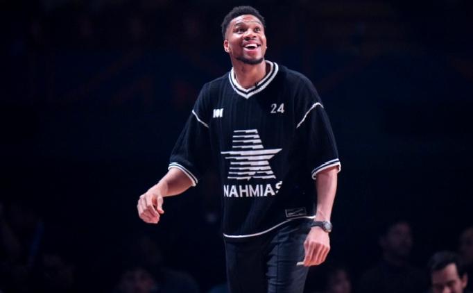 Giannis, Bucks’a sadakat mesajını yineledi: “Şu an için bağlıyım”