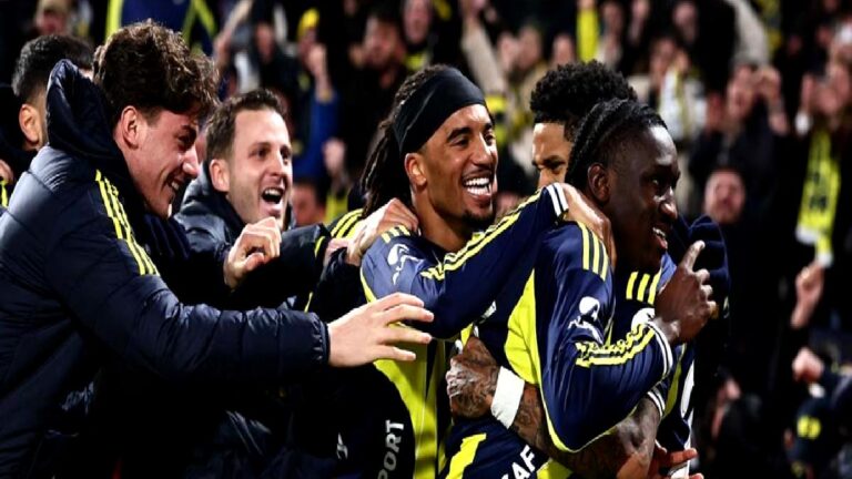 Fenerbahçe iki kez geriye düştüğü maçta Samsunspor’u 3-2 mağlup ederek şampiyonluk umuduna tutundu!