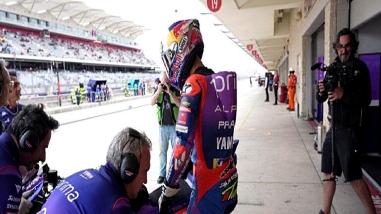 Toprak Razgatlıoğlu sprint yarışında bırakmak zorunda kaldı!