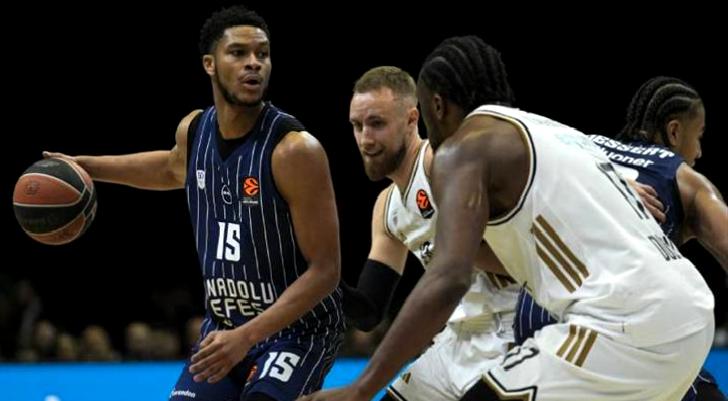 Anadolu Efes, EuroLeague’de farka koştu