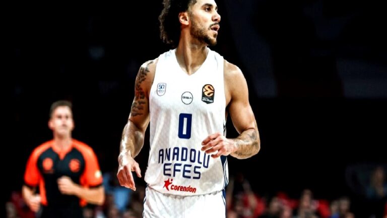 Anadolu Efes’te Shane Larkin geri döndü!