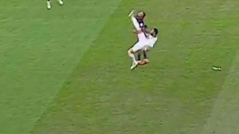 Asya Şampiyonlar Ligi’nde korkutan anlat! Direkt kırmızı kart gördü