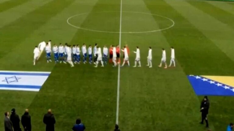Bosnalı futbolculardan İsrail’e protesto! Ellerini sıkmadılar