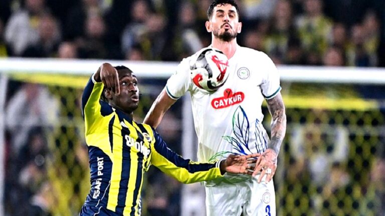Fenerbahçe-Çaykur Rizespor maçında kırmızı kart kararı!