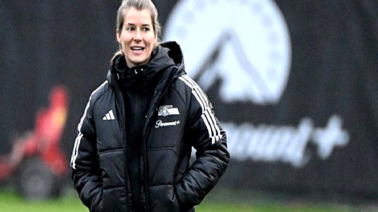 İşte Bundesliga tarihindeki ilk kadın teknik direktör!