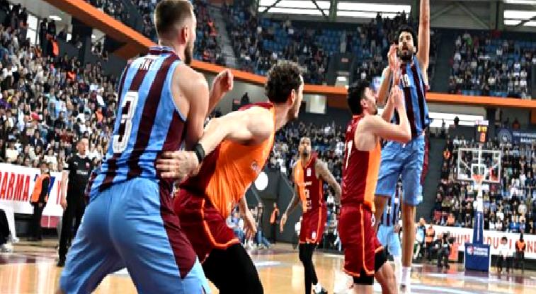 ÖZET | Potadaki derbide kazanan Trabzonspor!